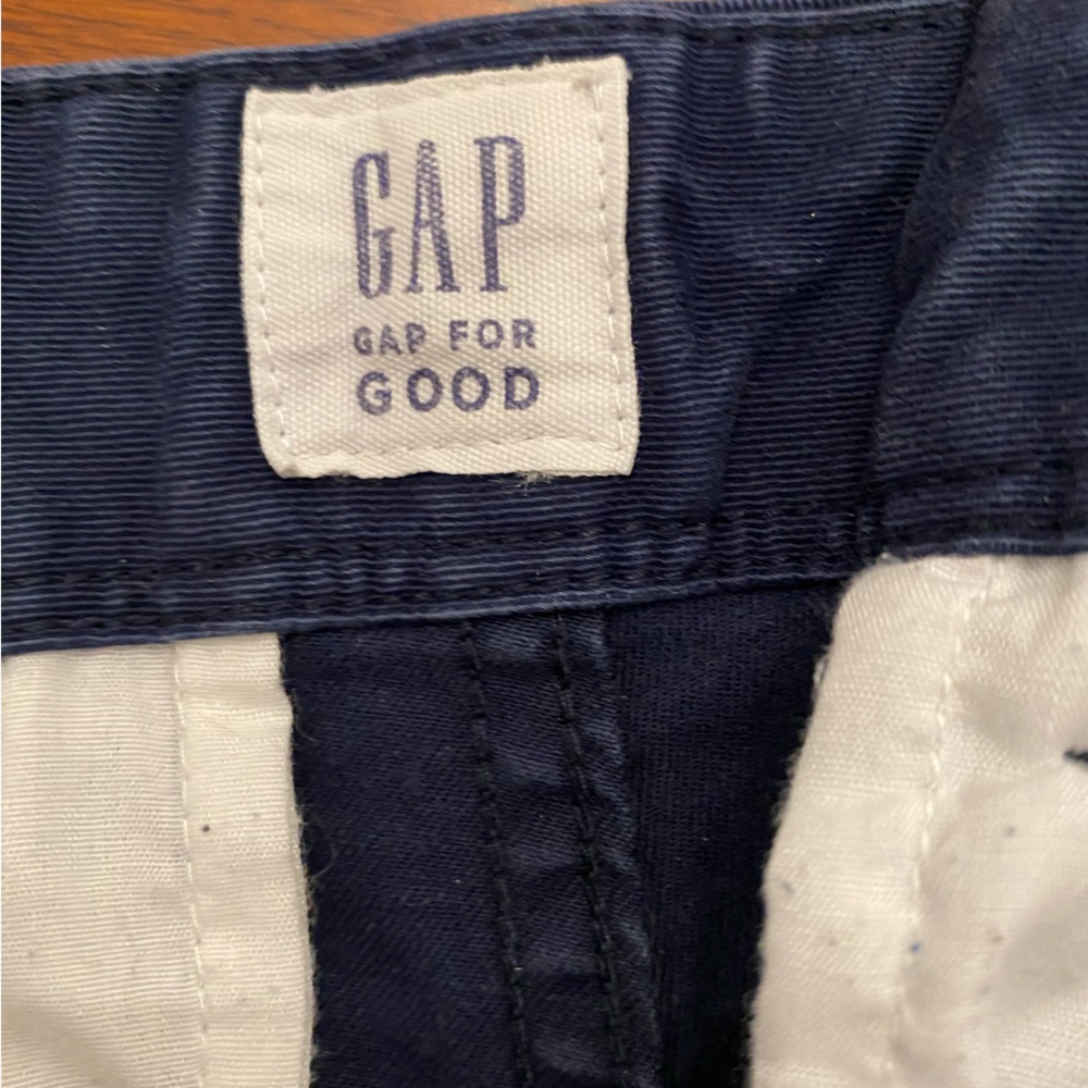 Gap chinos. Men’s 32 x 32. Navy color. - Picture 2 of 3